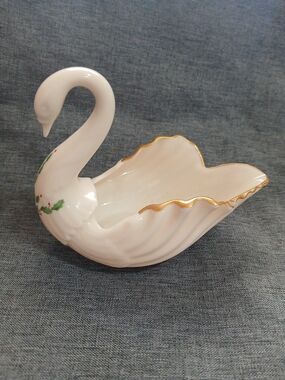 Lenox Swan Figurine 24K Gold Accents Place Card Holder/Cake Topper Vintage